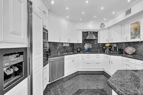 3320 W 90th Street Hialeah FL 33018