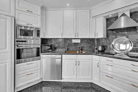 3320 W 90th Street Hialeah FL 33018