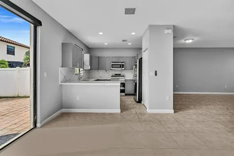 3320 W 90th Street Hialeah FL 33018
