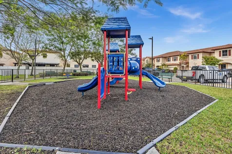 3320 W 90th Street Hialeah FL 33018