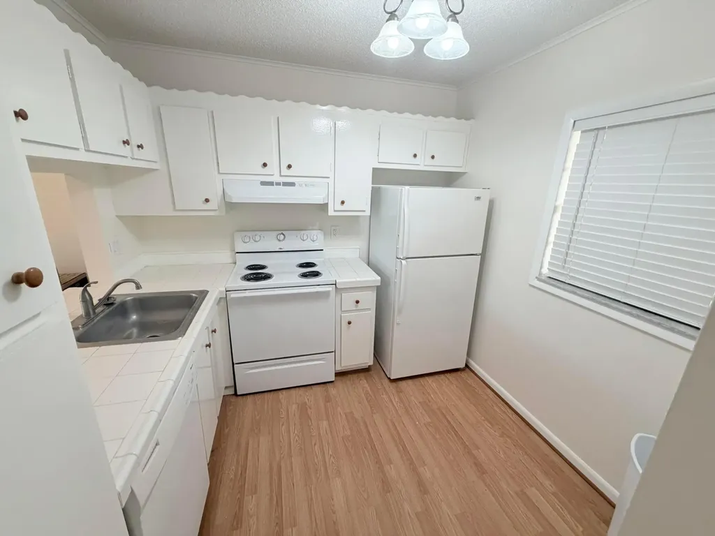9230 Lagoon Place Davie FL 33324