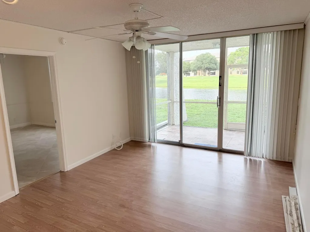 9230 Lagoon Place Davie FL 33324