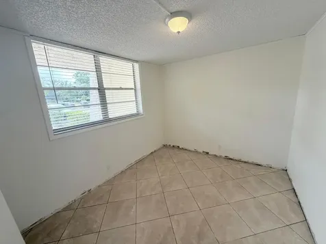 9230 Lagoon Place Davie FL 33324