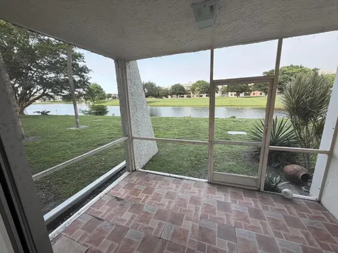 9230 Lagoon Place Davie FL 33324