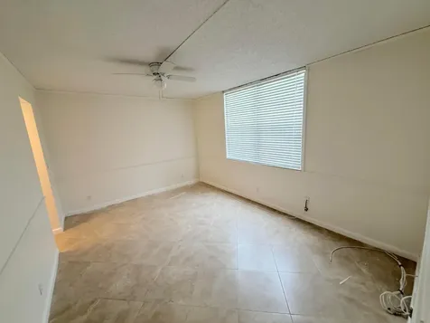 9230 Lagoon Place Davie FL 33324