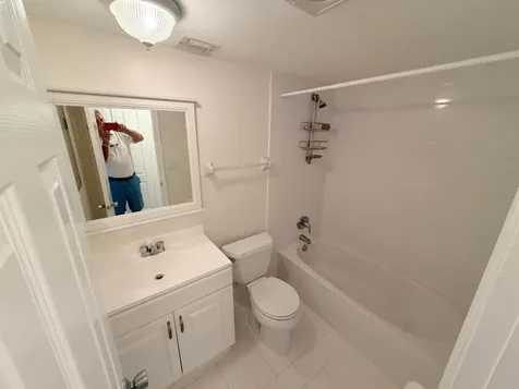 9230 Lagoon Place Davie FL 33324