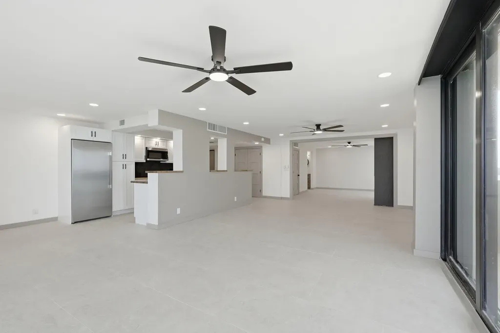 5460 N Ocean Drive Riviera Beach FL 33404