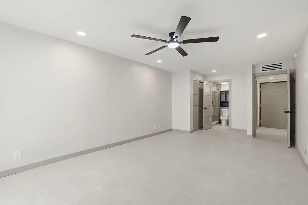 5460 N Ocean Drive Riviera Beach FL 33404
