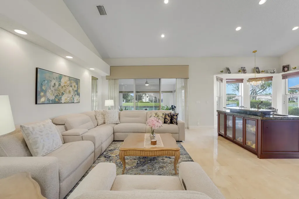 7136 Ashford Lane Boynton Beach FL 33472