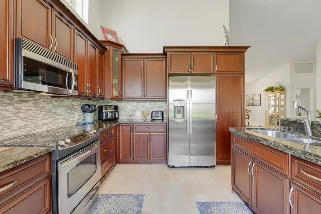 7136 Ashford Lane Boynton Beach FL 33472