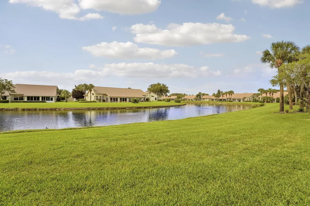 7136 Ashford Lane Boynton Beach FL 33472