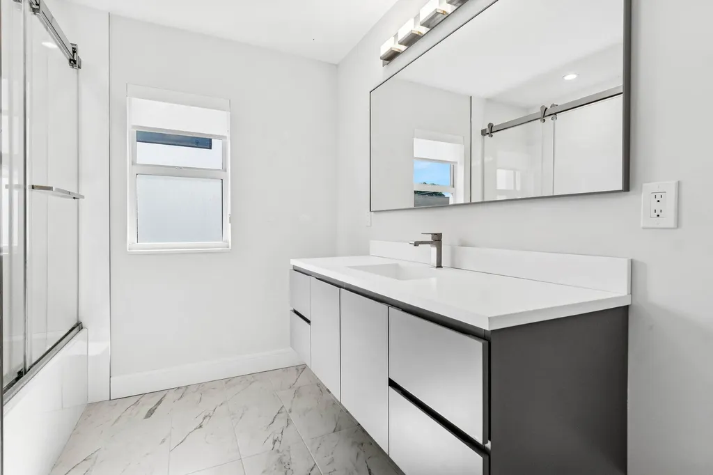 412 SE 4th Avenue Delray Beach FL 33483