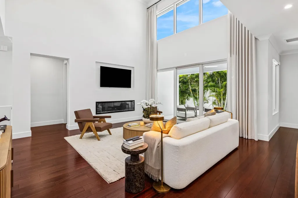 412 SE 4th Avenue Delray Beach FL 33483