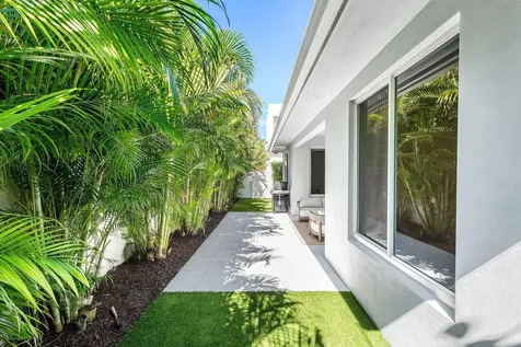 412 SE 4th Avenue Delray Beach FL 33483