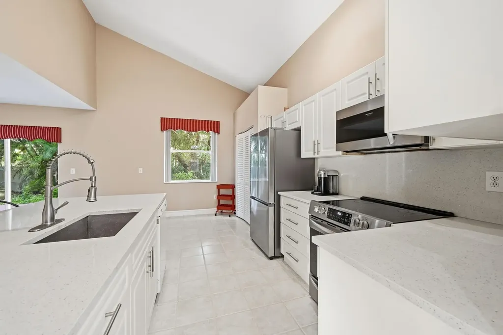 306 NW 115th Way Coral Springs FL 33071