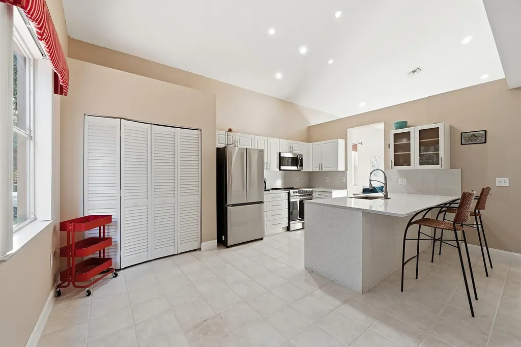306 NW 115th Way Coral Springs FL 33071
