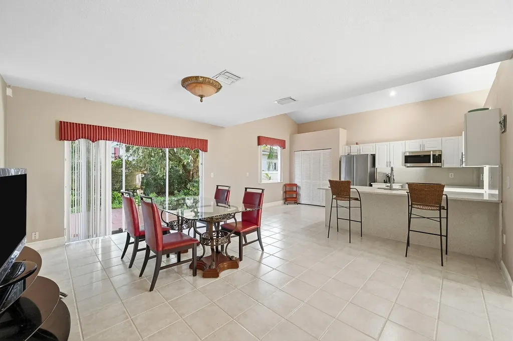 306 NW 115th Way Coral Springs FL 33071