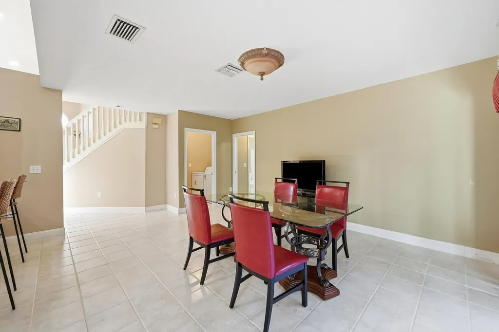 306 NW 115th Way Coral Springs FL 33071