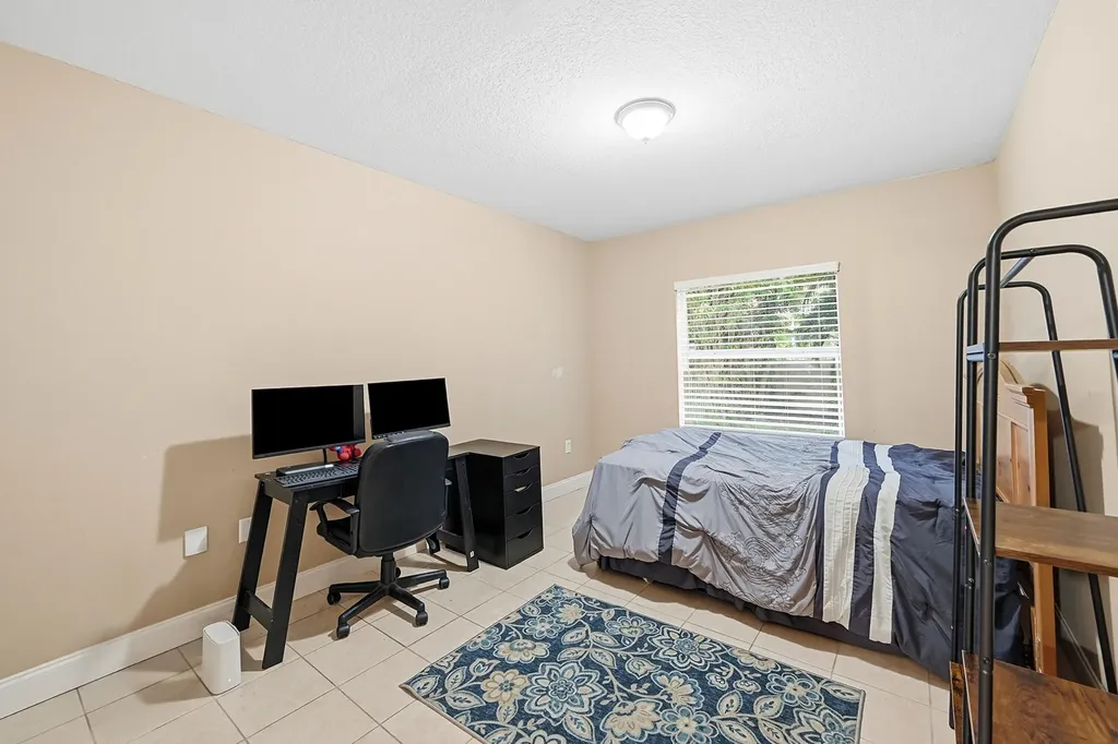 306 NW 115th Way Coral Springs FL 33071