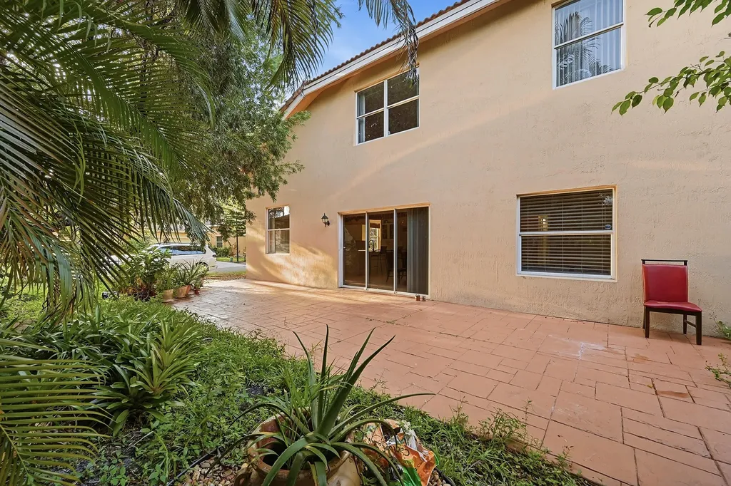 306 NW 115th Way Coral Springs FL 33071