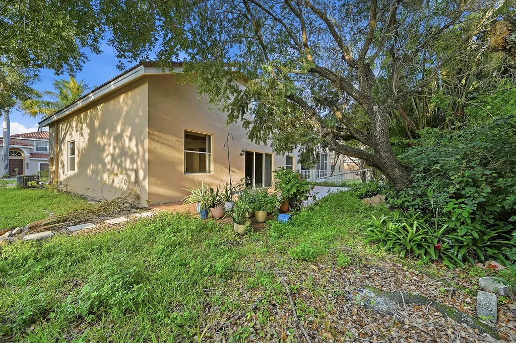 306 NW 115th Way Coral Springs FL 33071
