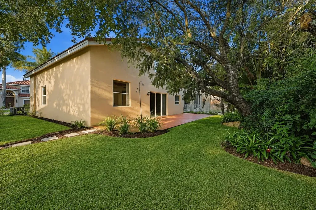 306 NW 115th Way Coral Springs FL 33071
