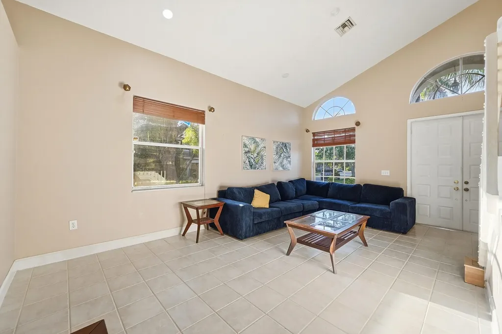 306 NW 115th Way Coral Springs FL 33071