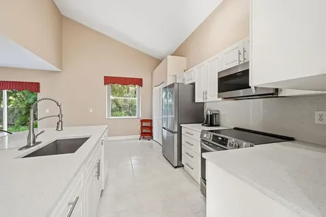 306 NW 115th Way Coral Springs FL 33071