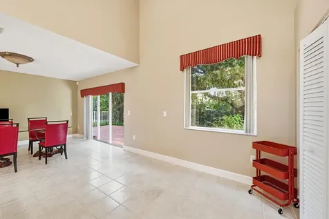 306 NW 115th Way Coral Springs FL 33071