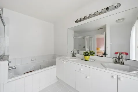 306 NW 115th Way Coral Springs FL 33071