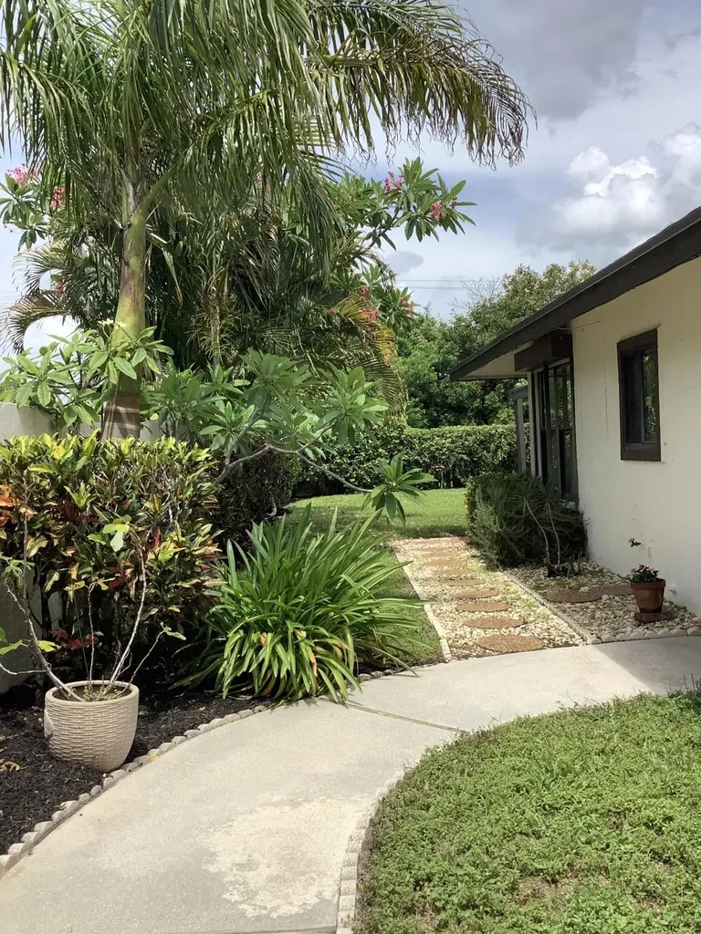 458 SW 29th Avenue Delray Beach FL 33445