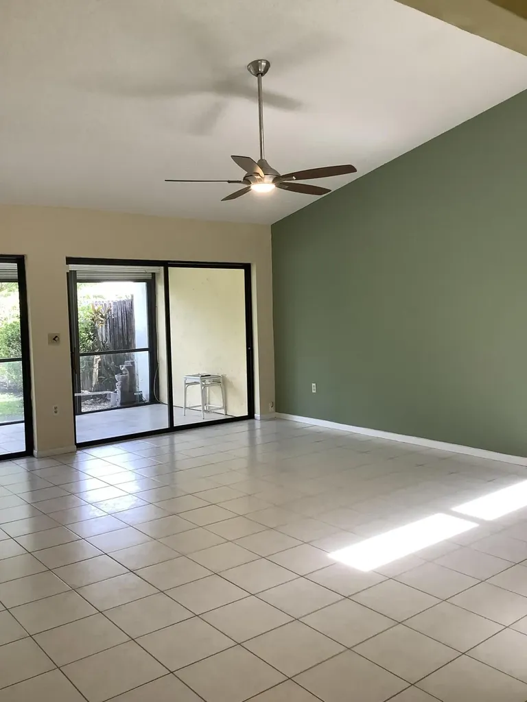 458 SW 29th Avenue Delray Beach FL 33445
