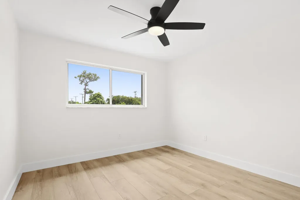 3905 Flag Drive Palm Beach Gardens FL 33410