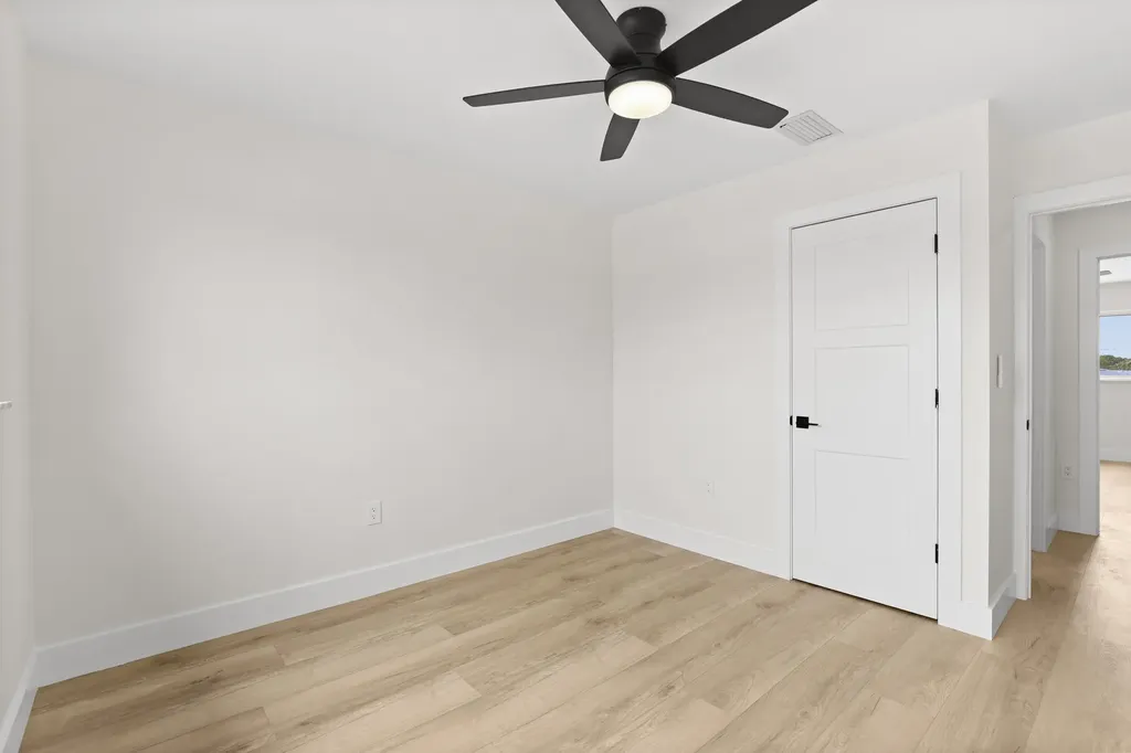 3905 Flag Drive Palm Beach Gardens FL 33410