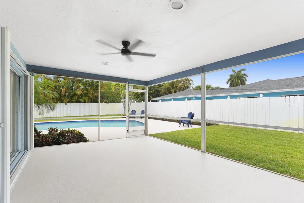 3905 Flag Drive Palm Beach Gardens FL 33410