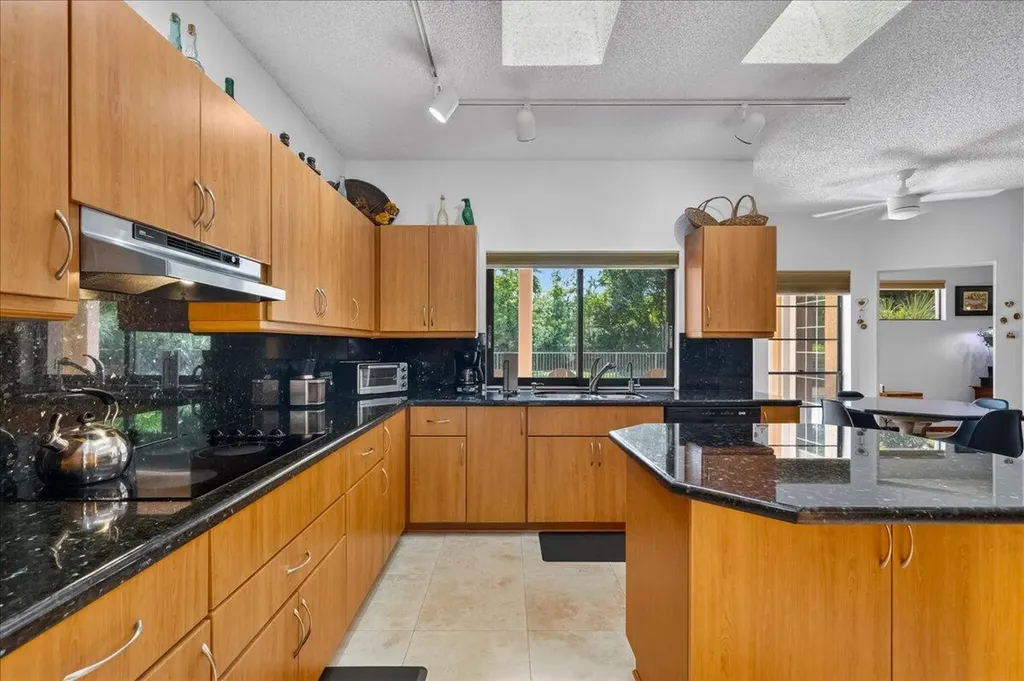5044 NW 81st Avenue Coral Springs FL 33067