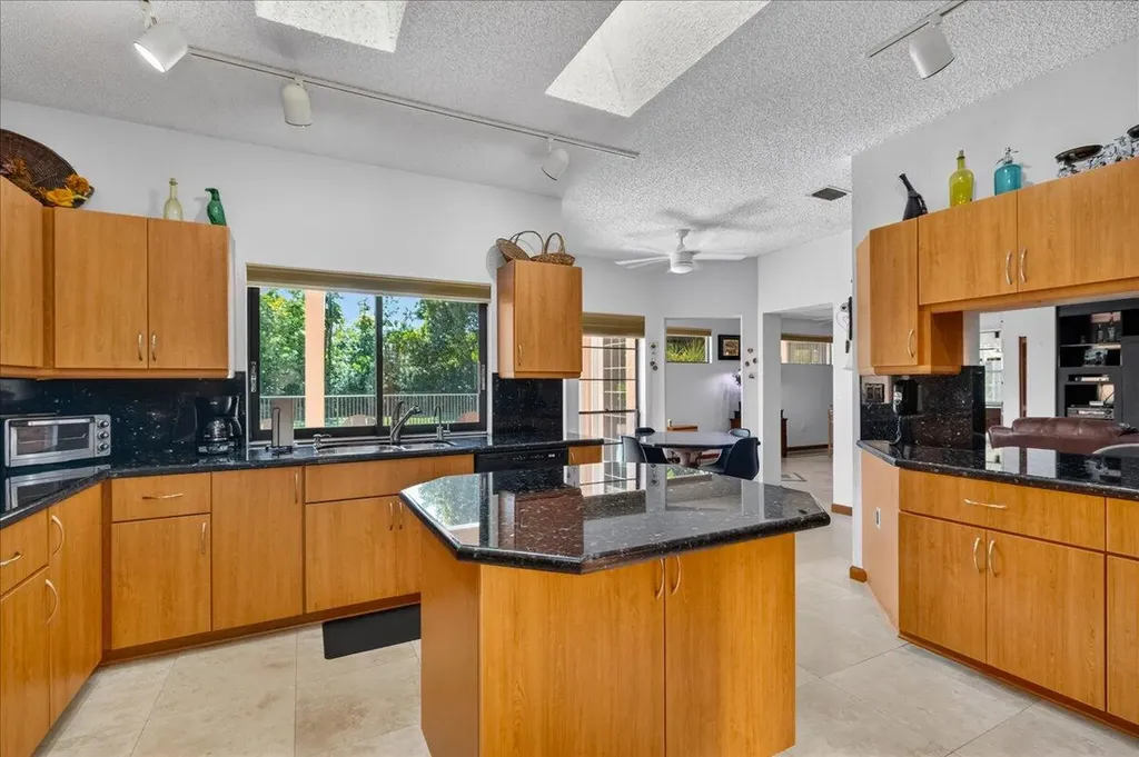 5044 NW 81st Avenue Coral Springs FL 33067