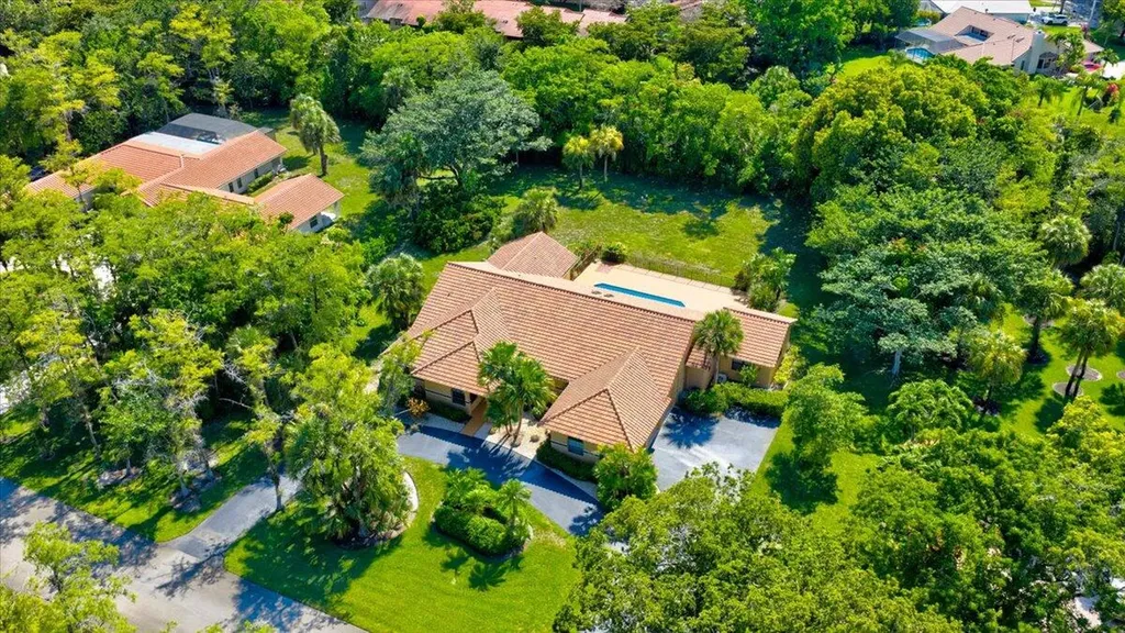 5044 NW 81st Avenue Coral Springs FL 33067