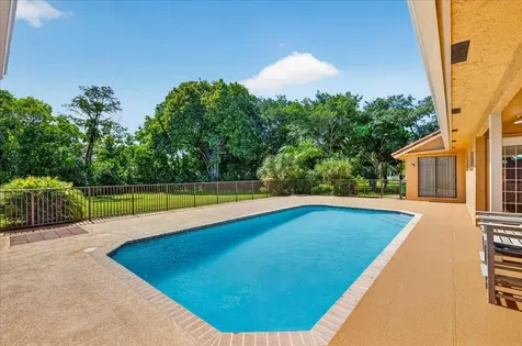 5044 NW 81st Avenue Coral Springs FL 33067