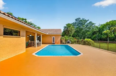 5044 NW 81st Avenue Coral Springs FL 33067