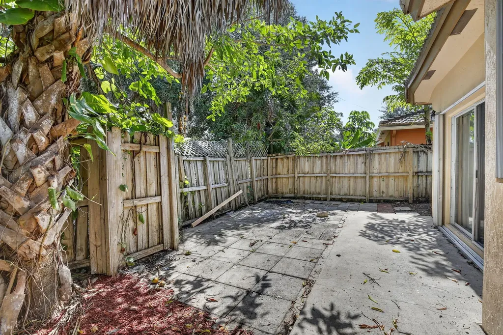 1445 SW 11th Place Fort Lauderdale FL 33312