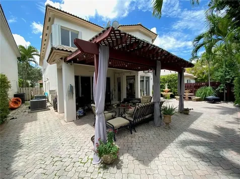 10747 NW 70th Terrace Doral FL 33178