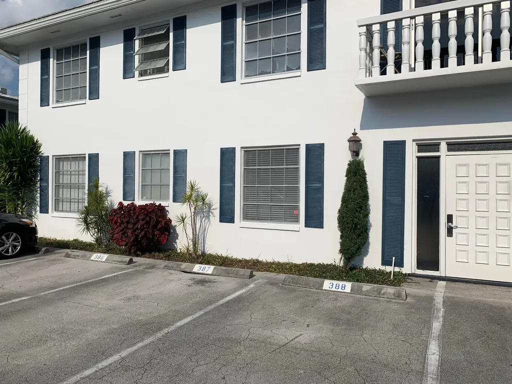 2251 NE 66th Street Fort Lauderdale FL 33308