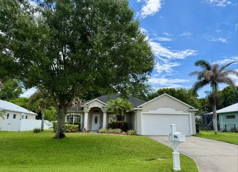 2906 Serenity Circle S Fort Pierce FL 34981