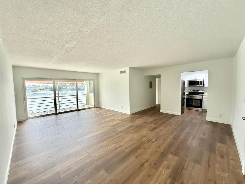 412 Northlake Court North Palm Beach FL 33408
