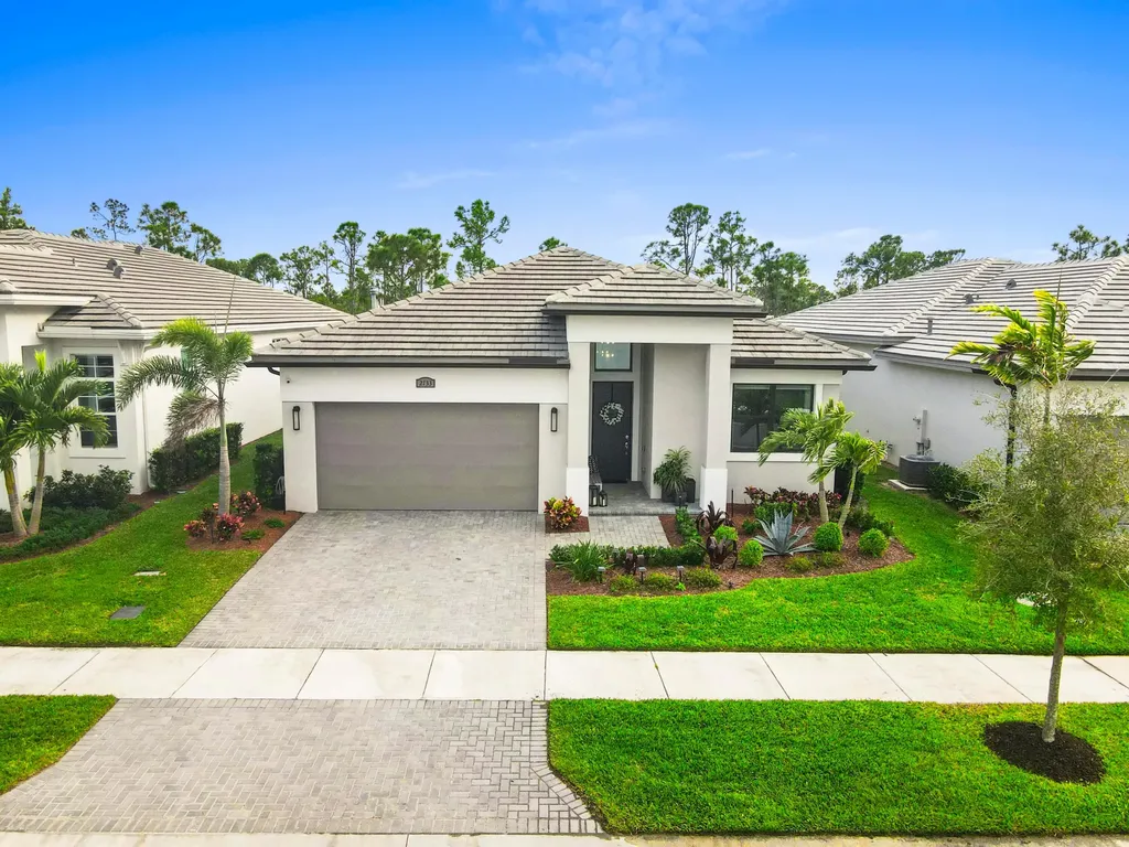 2133 SE Mosaic Boulevard Port St Lucie FL 34984