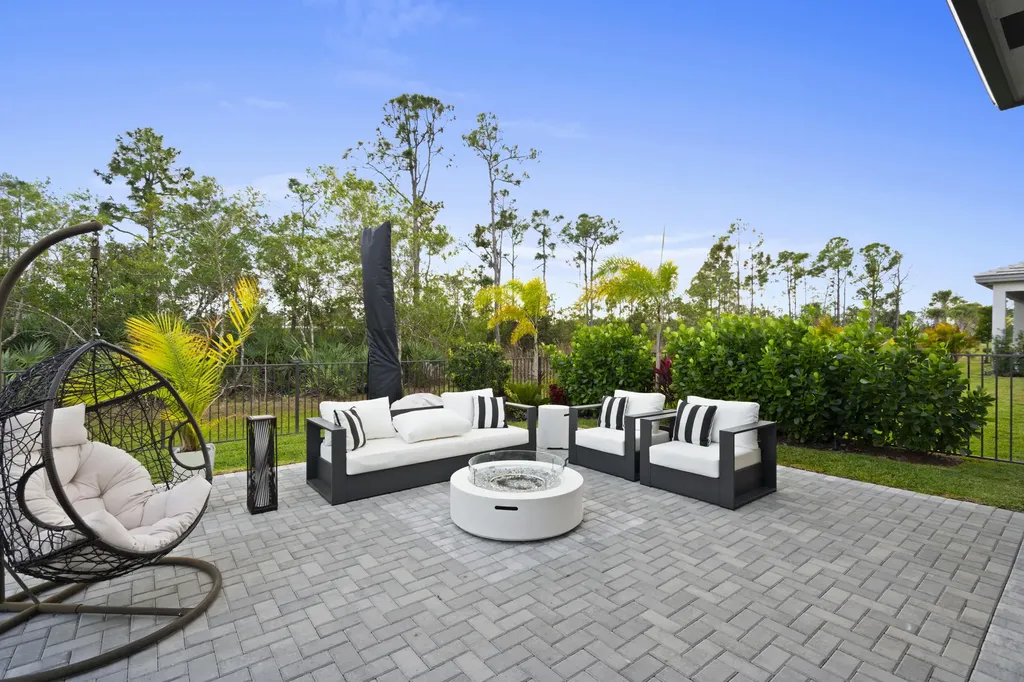 2133 SE Mosaic Boulevard Port St Lucie FL 34984