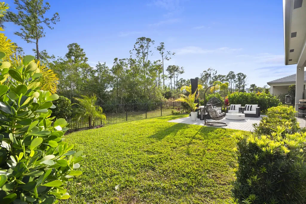2133 SE Mosaic Boulevard Port St Lucie FL 34984