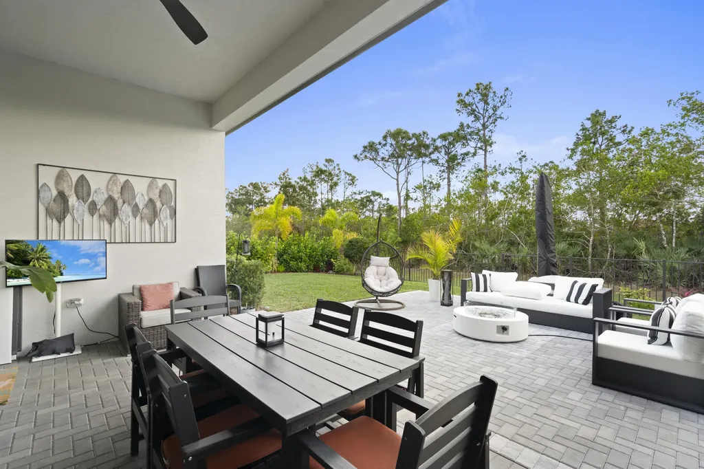 2133 SE Mosaic Boulevard Port St Lucie FL 34984