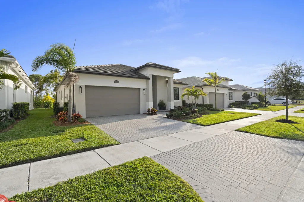 2133 SE Mosaic Boulevard Port St Lucie FL 34984